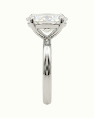 The Lina Solitaire | Oval Cut